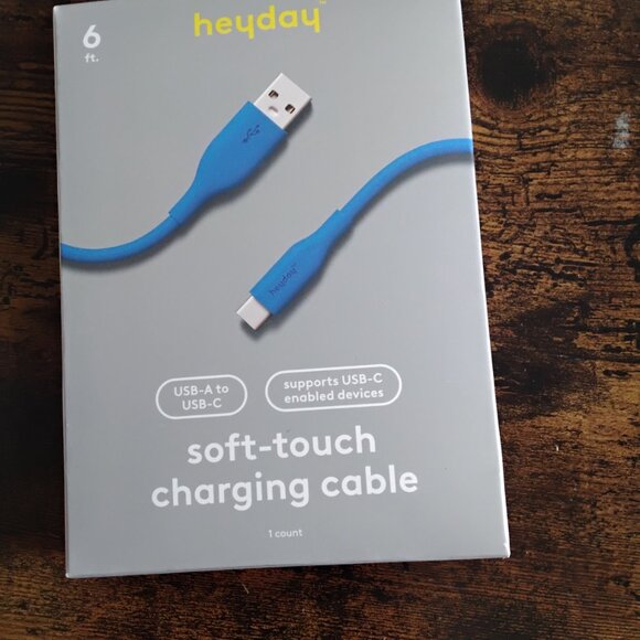 6 ft USB-C Chargers - Picture 3 of 7